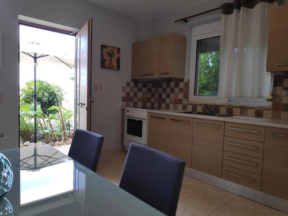 Xenia'S Countryside Guesthouse Agia Marina エクステリア 写真